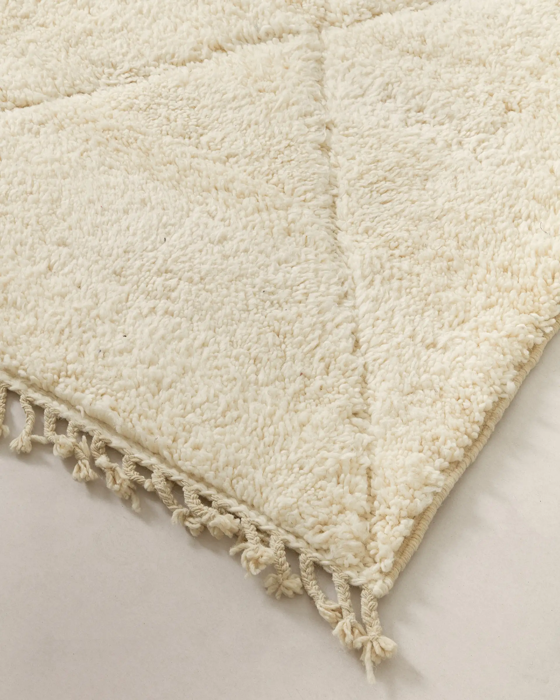 Giant Beni with flatwoven diamonds details